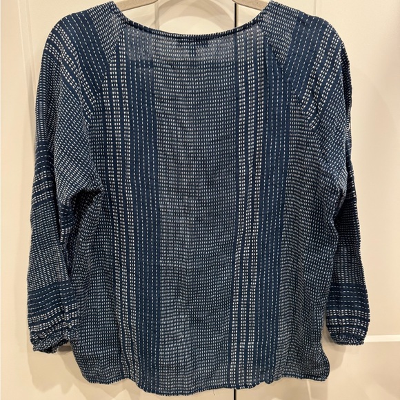 Lilla P Anthropologie Navy Blue Tassle Blouse 100% Cotton - Picture 3 of 4